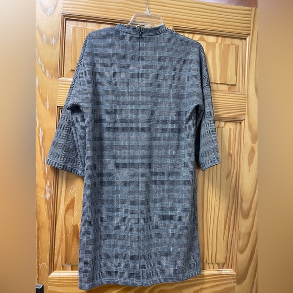 Black and white straight dress - Picture 3 of 4